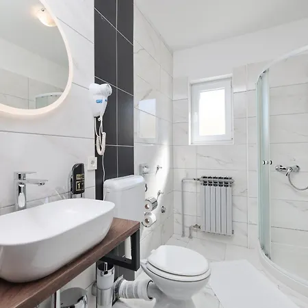 安通旅馆 3* Sukošan